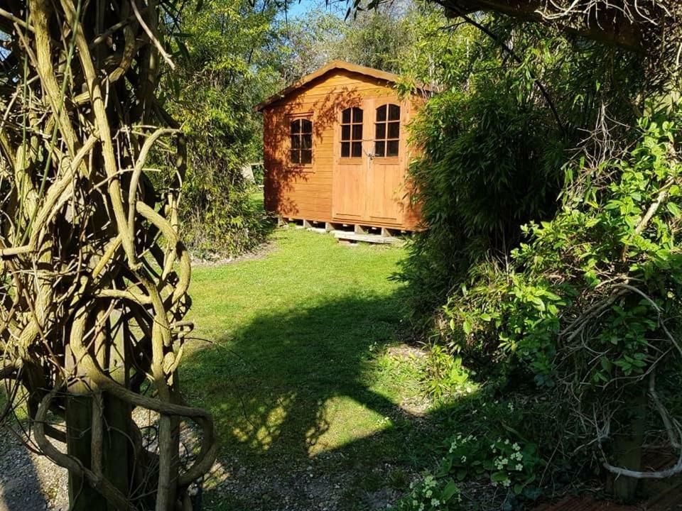 Ralph'S Barn Villa Newport  Exterior photo